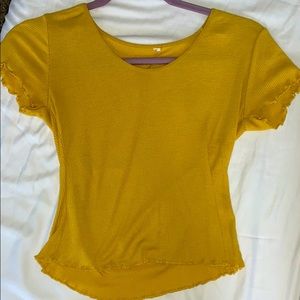 ribbed yellow tight cropped shirt